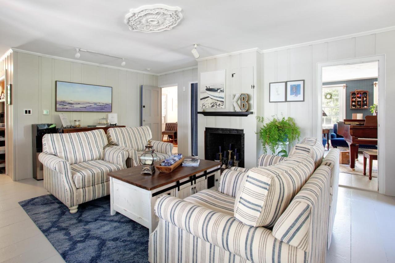Inn On Main Yarmouth Port Exterior foto